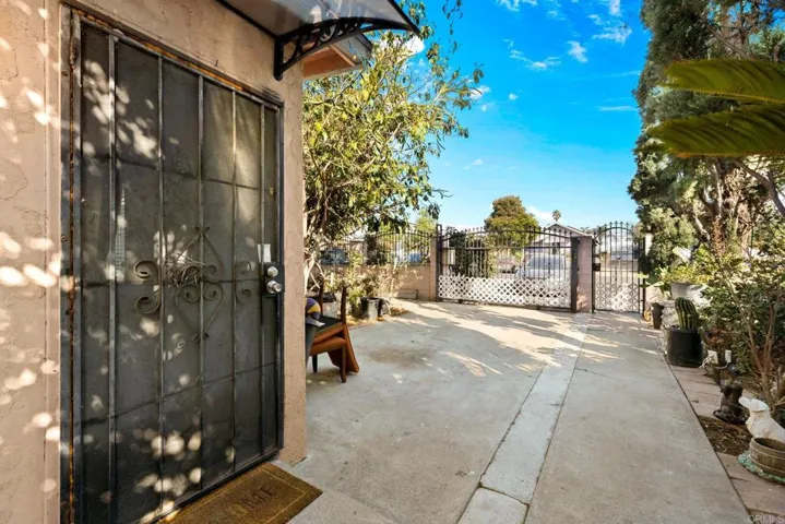 2173 77 Harrison Avenue, San Diego, California 92113