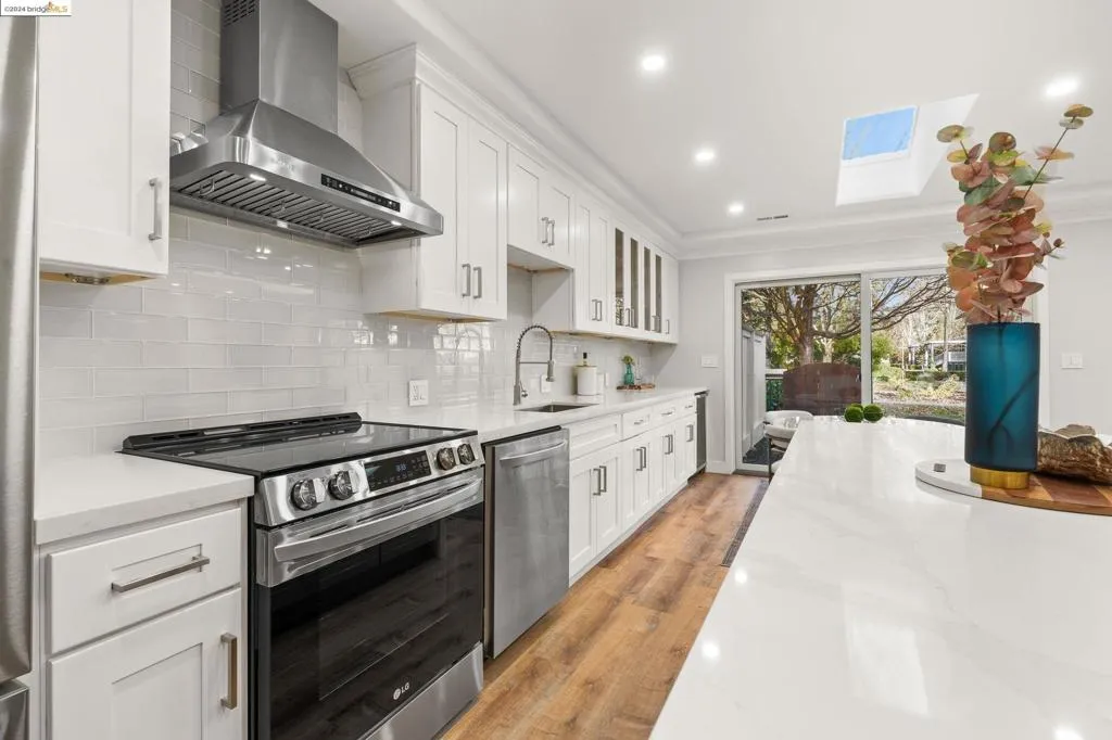 1177 Leisure Lane 2, Walnut Creek, California 94595 home-pic-1