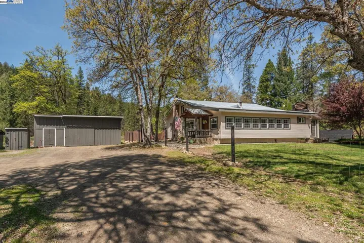 881 East Fork Road, Trinity Center, California 96091