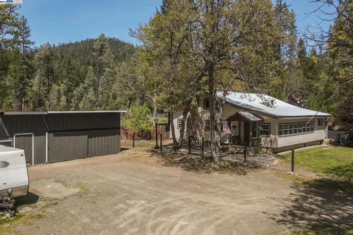 881 East Fork Road, Trinity Center, California 96091