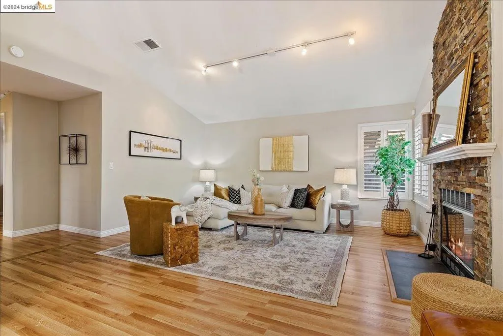 247 Heron Dr, Pittsburg, California 94565 home-pic-7