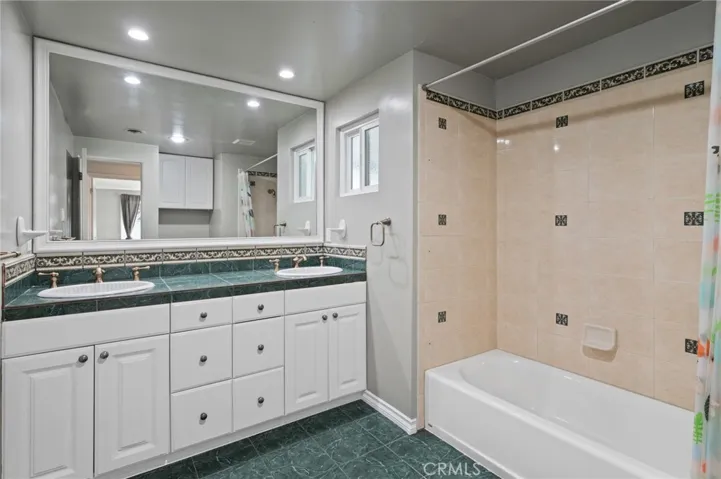 2070 Noble View Drive, Rancho Palos Verdes, California 90275