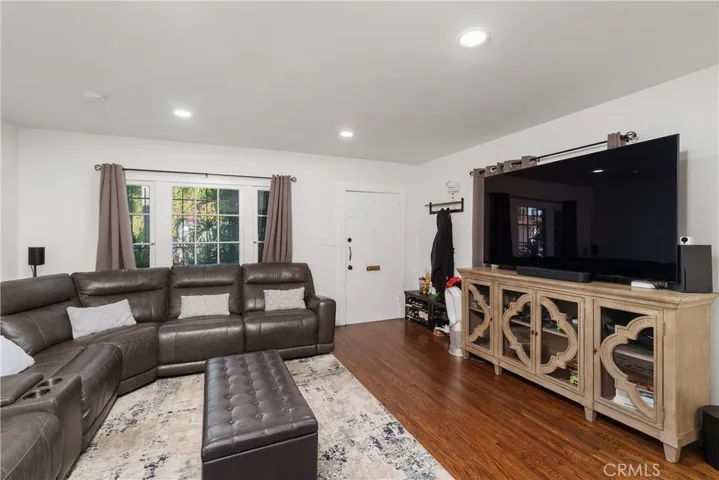 1446 Calumet Avenue, Los Angeles, California 90026