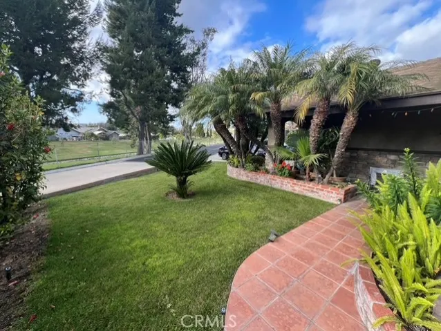6105 Stonehurst Plaza, Yorba Linda, California 92886