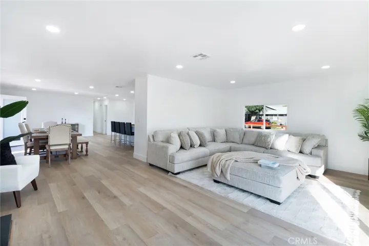 10042 54th Street, Jurupa Valley, California 92509