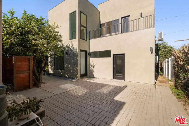 3909 Exposition Boulevard, Los Angeles, California 90016