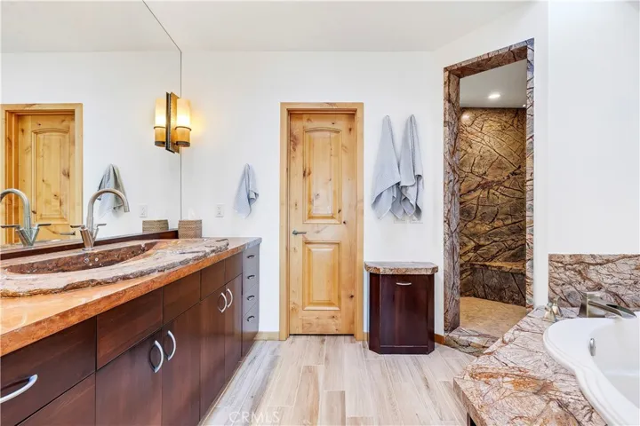 206 Grandview Street, Laguna Beach, California 92651