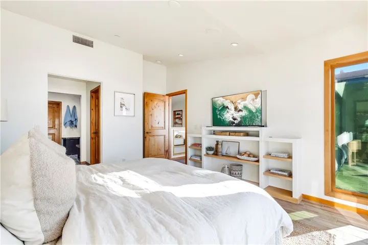 206 Grandview Street, Laguna Beach, California 92651