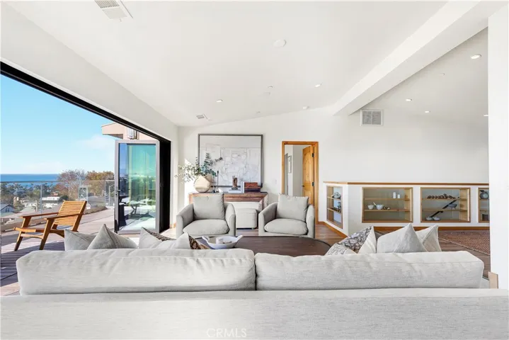 206 Grandview Street, Laguna Beach, California 92651