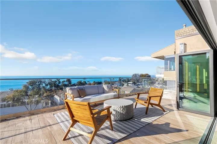 206 Grandview Street, Laguna Beach, California 92651