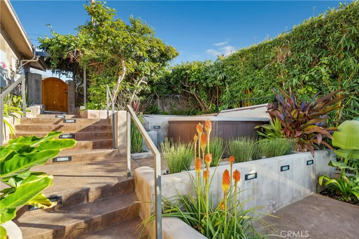 206 Grandview Street, Laguna Beach, California 92651