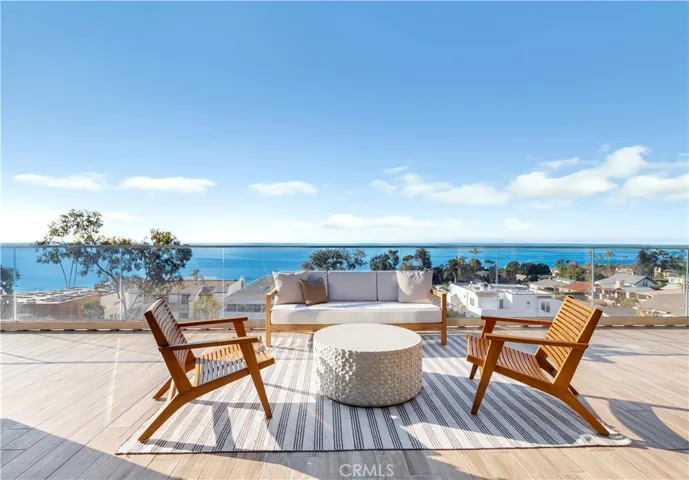 206 Grandview Street, Laguna Beach, California 92651