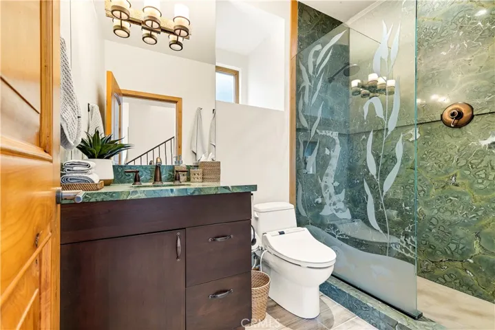 206 Grandview Street, Laguna Beach, California 92651