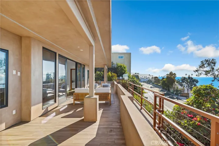 206 Grandview Street, Laguna Beach, California 92651
