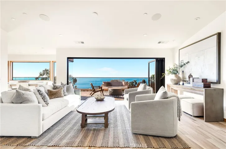 206 Grandview Street, Laguna Beach, California 92651
