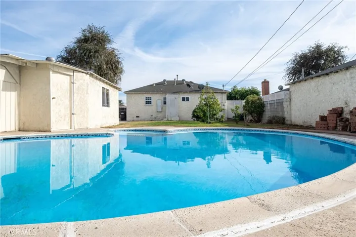 625 S 3rd St, Montebello, California 90640