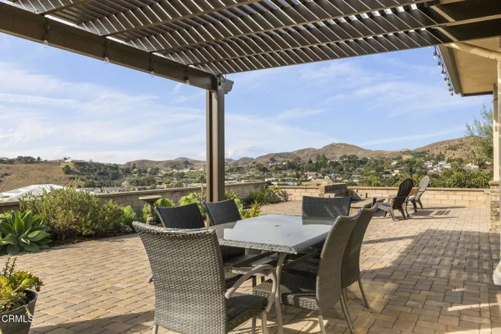 60-web-or-mls-UpmarketMedia-7155Ridge-50
