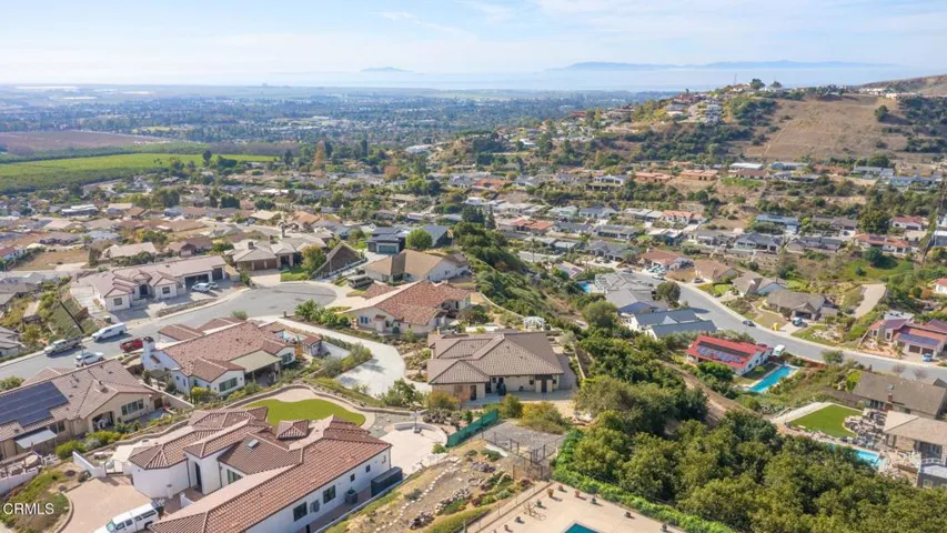 90-web-or-mls-UpmarketMedia-7155Ridg-aer