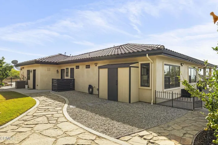 69-web-or-mls-UpmarketMedia-7155Ridge-26