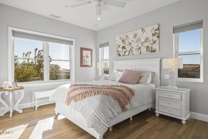 38-web-or-mls-UpmarketMedia-7155Rid-3