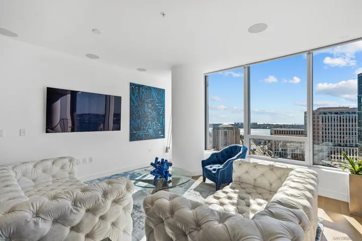 888 W E Street 1903, San Diego, California 92101