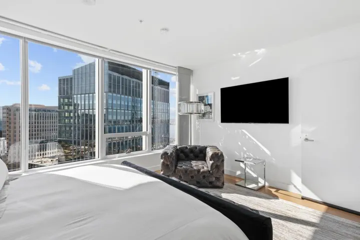 888 W E Street 1903, San Diego, California 92101