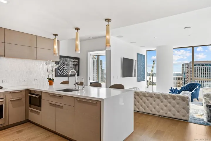 888 W E Street 1903, San Diego, California 92101