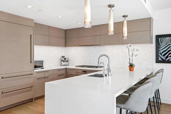 888 W E Street 1903, San Diego, California 92101