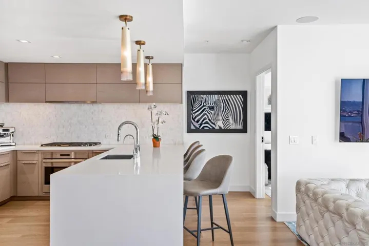 888 W E Street 1903, San Diego, California 92101