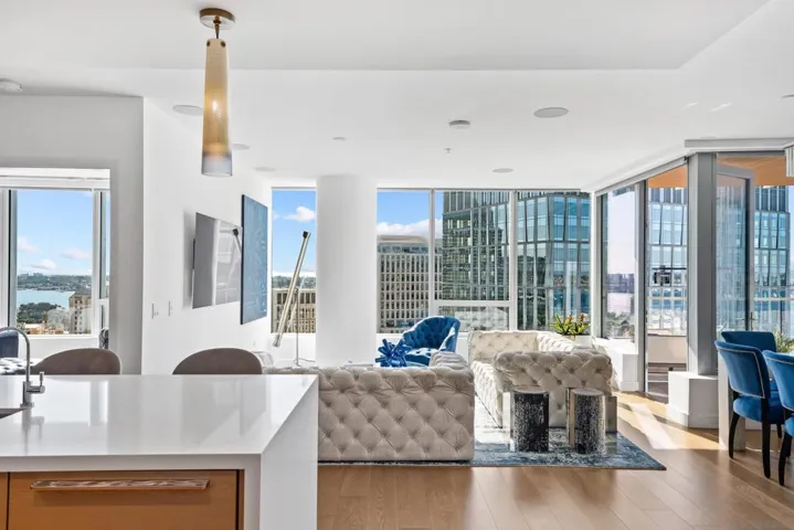 888 W E Street 1903, San Diego, California 92101