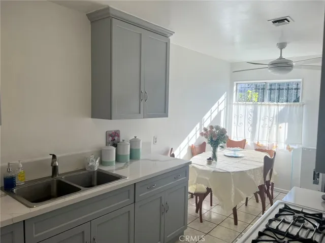 11 Eastridge Lane, Carson, California 90745
