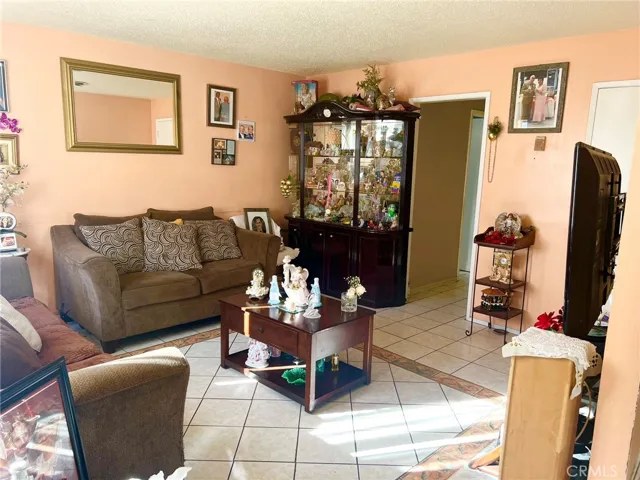 11 Eastridge Lane, Carson, California 90745