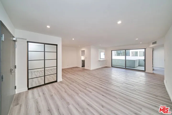 145 S Maple Drive 202, Beverly Hills, California 90212