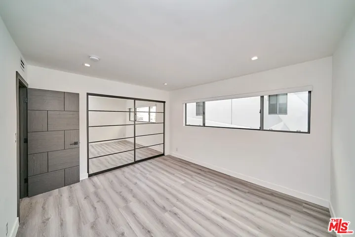 145 S Maple Drive 202, Beverly Hills, California 90212
