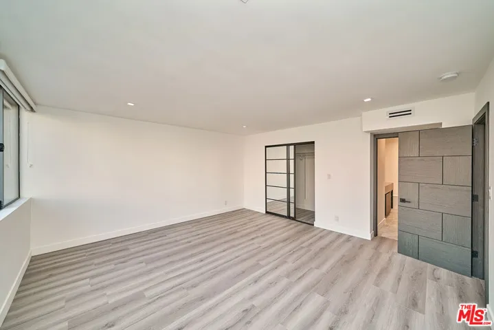 145 S Maple Drive 202, Beverly Hills, California 90212