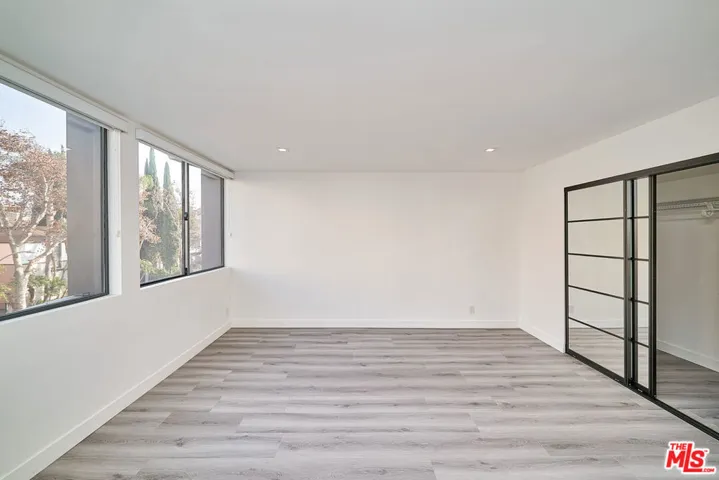 145 S Maple Drive 202, Beverly Hills, California 90212