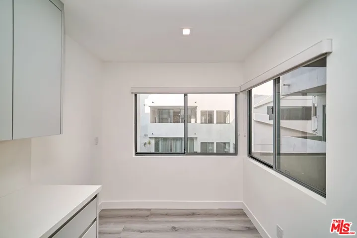 145 S Maple Drive 202, Beverly Hills, California 90212
