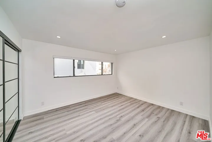 145 S Maple Drive 202, Beverly Hills, California 90212
