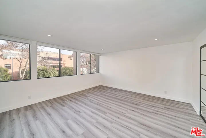 145 S Maple Drive 202, Beverly Hills, California 90212