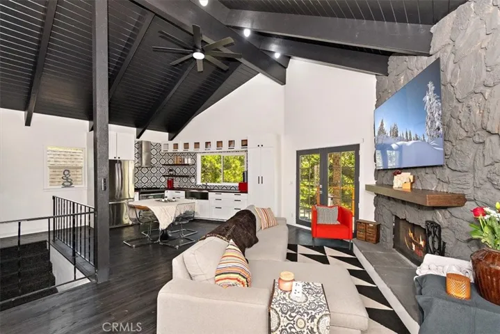 1180 Scenic Way, Rimforest, California 92378