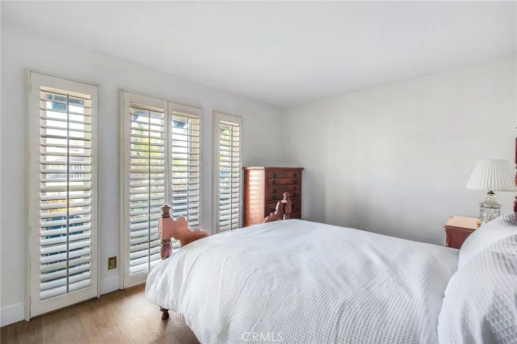 21041 Strathmoor Lane, Huntington Beach, California 92646 home-pic-12