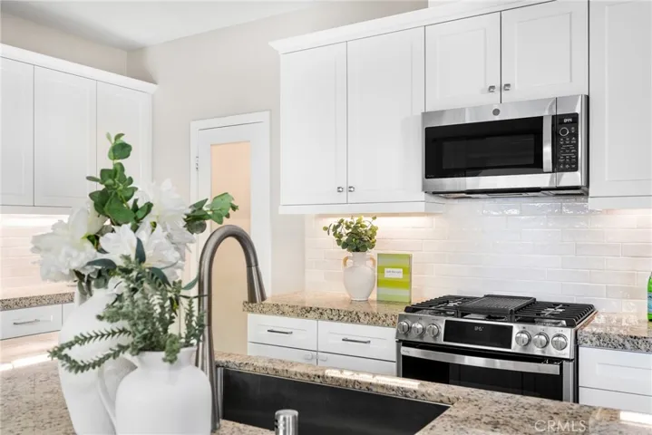 contemporary shaker cabinetry