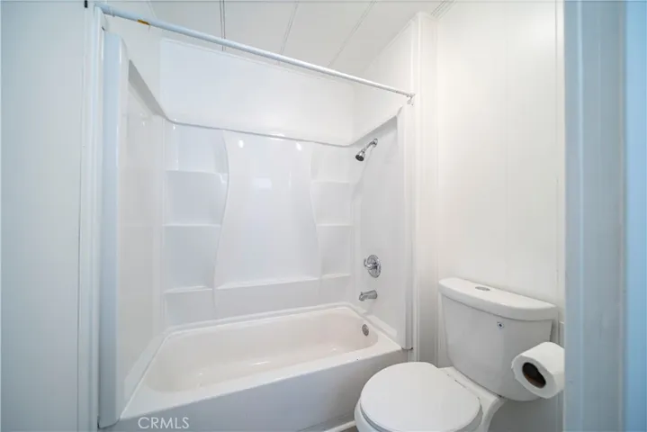 Tub in Bathroom 1