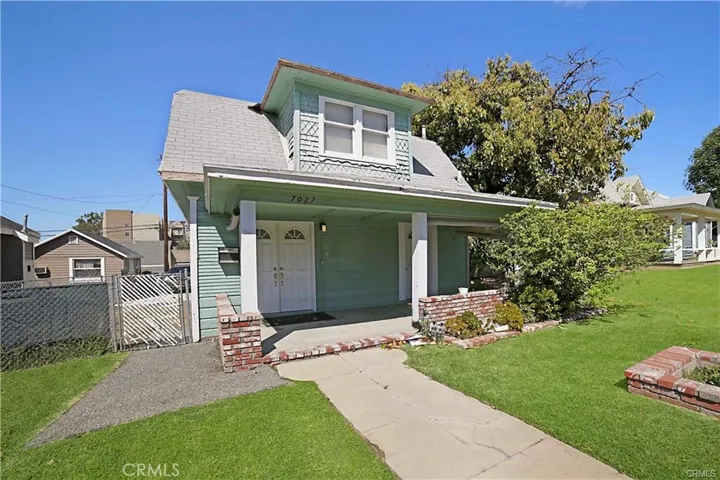 7027 Painter Avenue, Whittier, California 90602