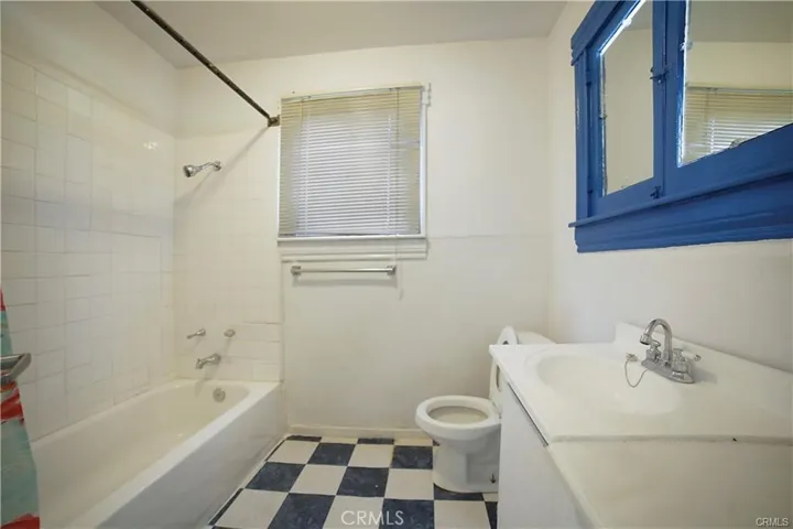 7027 Painter Avenue, Whittier, California 90602