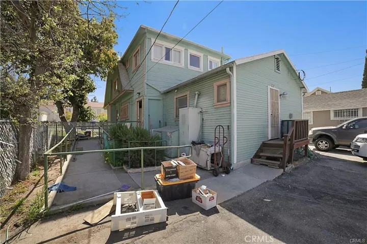 7027 Painter Avenue, Whittier, California 90602