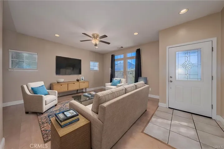 Virtual Staged - Livingroom