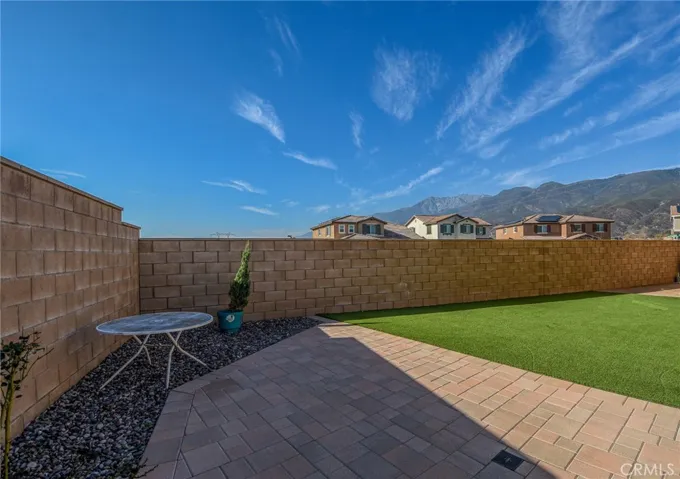 15537 Parry Peak Dr, Fontana, California 92336