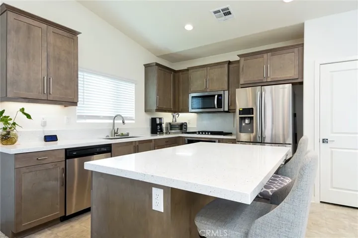 15537 Parry Peak Dr, Fontana, California 92336