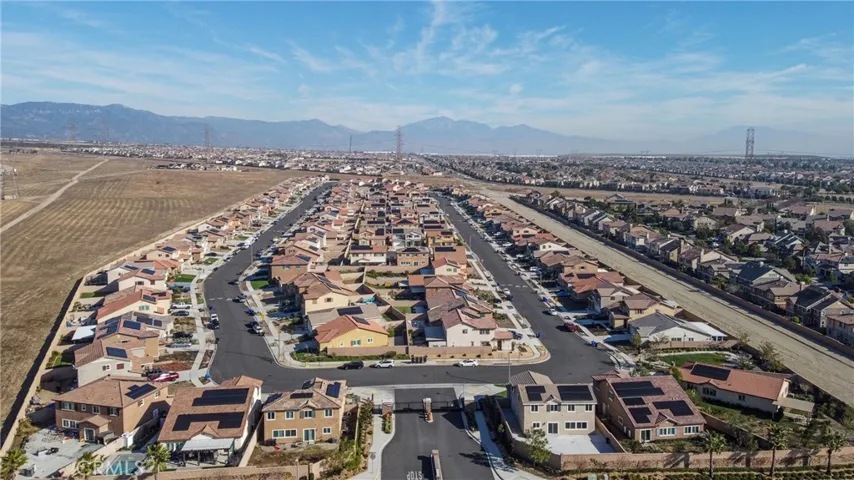 15537 Parry Peak Dr, Fontana, California 92336